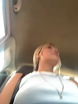 Snapshot of Sarita-candy chatting on February 23, 5:18 pm Sarita-candy online show from February 23, 5:18 pm