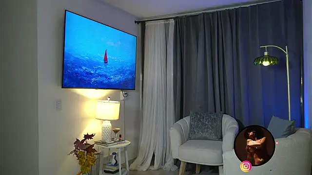 Snapshot of kendall_ruiz chatting on December 3, 11:03 pm kendall ruiz online show from December 3, 11:03 pm