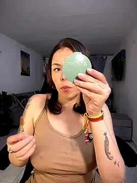 Snapshot of carolina16love chatting on November 2, 11:18 pm carolina16love online show from November 2, 11:18 pm