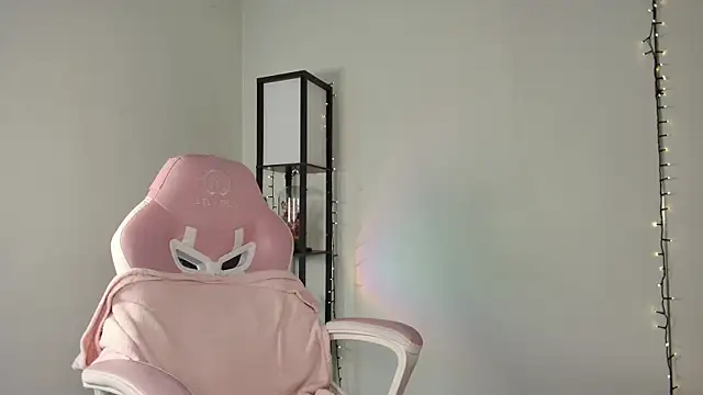  monamour  online show from February 1, 11:10 am