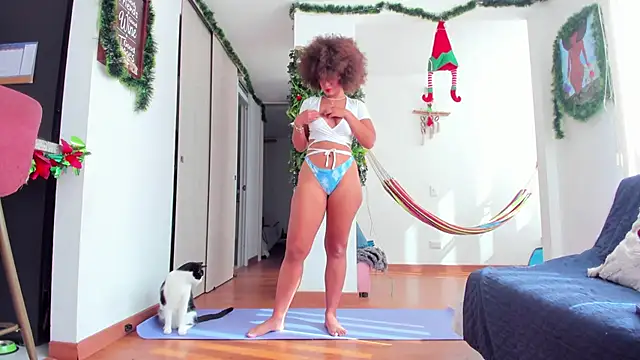 Snapshot of karlye_5 chatting on December 3, 1:54 pm karlye 5 online show from December 3, 1:54 pm