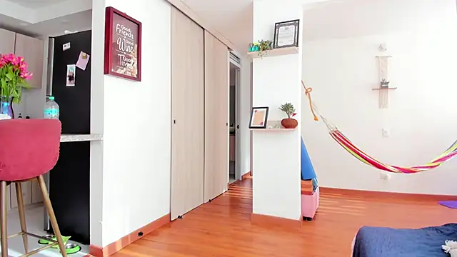 Snapshot of karlye_5 chatting on February 19, 1:17 pm karlye 5 online show from February 19, 1:17 pm