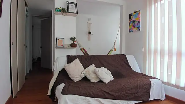 Snapshot of karlye_5 chatting on February 22, 3:58 pm karlye 5 online show from February 22, 3:58 pm