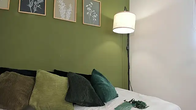 Snapshot of karlye_5 chatting on September 13, 1:11 pm karlye 5 online show from September 13, 1:11 pm