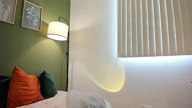 Snapshot of karlye_5 chatting on October 20, 12:16 pm karlye 5 online show from October 20, 12:16 pm