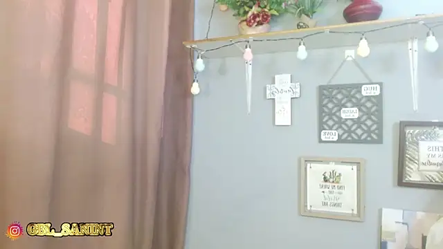 Snapshot of gaby_sant chatting on December 8, 8:04 pm gaby sant online show from December 8, 8:04 pm