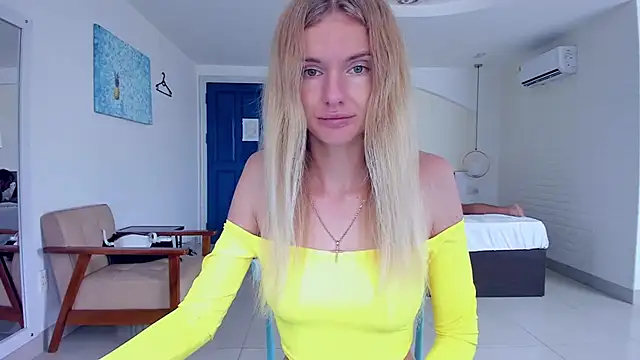 Snapshot of neighbours_love chatting on December 2, 5:59 am neighbours love online show from December 2, 5:59 am