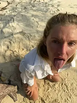 Snapshot of neighbours_love chatting on January 30, 8:11 am neighbours love online show from January 30, 8:11 am