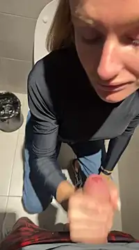 Snapshot of neighbours_love chatting on March 14, 3:47 pm neighbours love online show from March 14, 3:47 pm