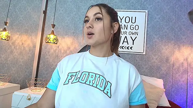 Snapshot of Emiily_W chatting on January 26, 5:02 pm Emiily W online show from January 26, 5:02 pm