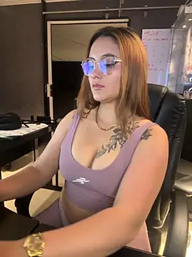 Snapshot of Emiily_W chatting on September 30, 9:14 am Emiily W online show from September 30, 9:14 am