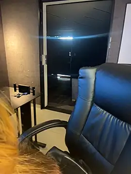 Emiily W online show from February 10, 1:04 pm