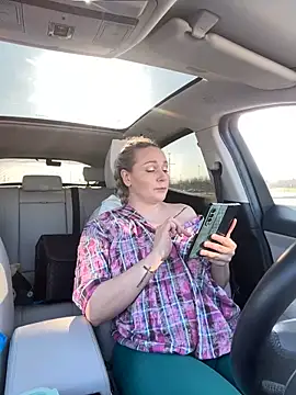 Bondgirl 013 online show from December 9, 8:00 am