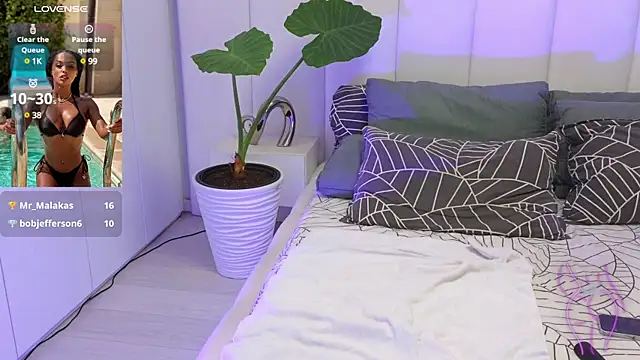 KimiBrown online show from December 10, 8:30 am