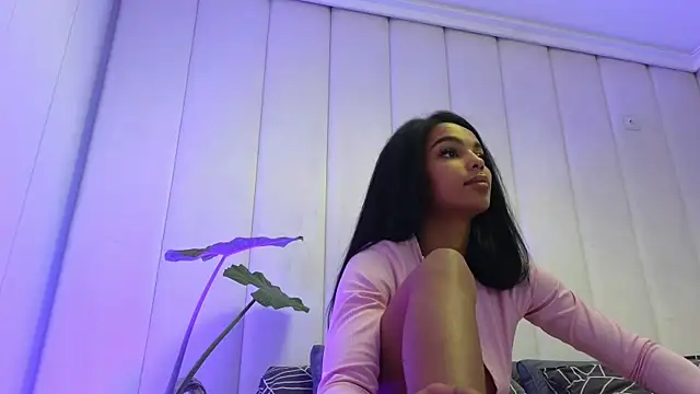 KimiBrown online show from December 21, 8:18 am