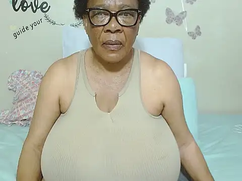 Snapshot of DairyQueen2 chatting on September 19, 6:04 am DairyQueen2 online show from September 19, 6:04 am