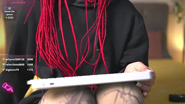 Lorettelorena online show from February 18, 8:14 pm