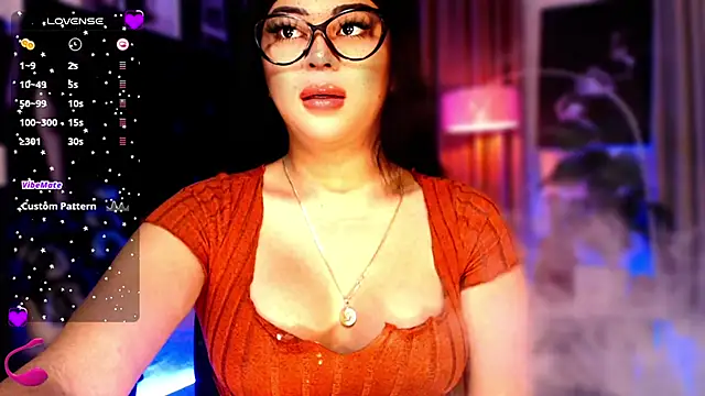 Snapshot of Thalia_Cambridge chatting on November 2, 11:07 pm Thalia Cambridge online show from November 2, 11:07 pm