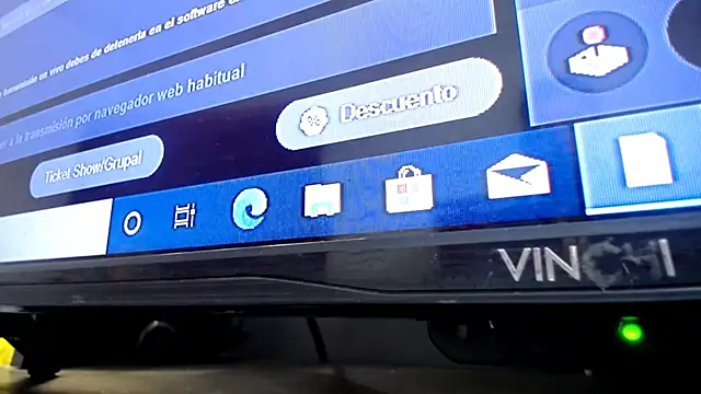 Snapshot of lili_sweet777 chatting on December 15, 11:42 pm lili sweet777 online show from December 15, 11:42 pm