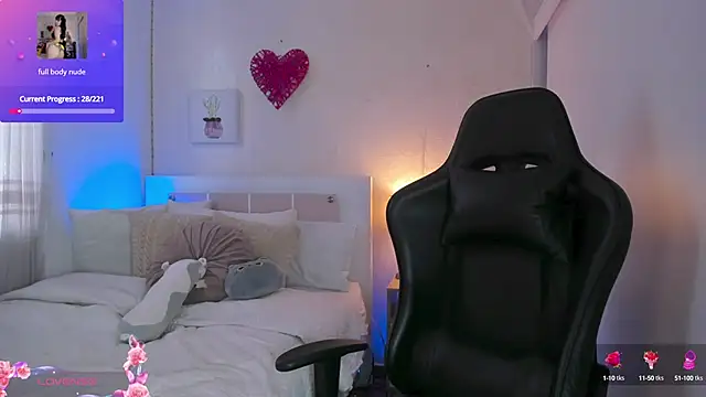 annadu011 online show from January 11, 7:49 pm