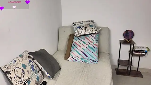 blue  moon  online show from April 3, 4:10 am