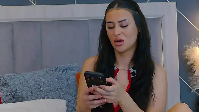 EmyLaveau online show from February 6, 6:29 am