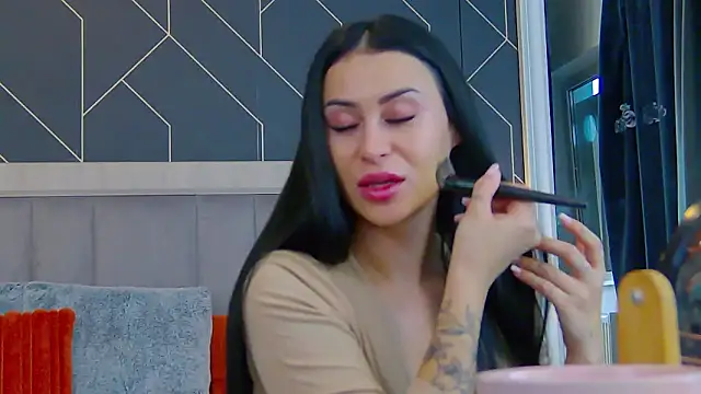 EmyLaveau online show from February 16, 6:42 am