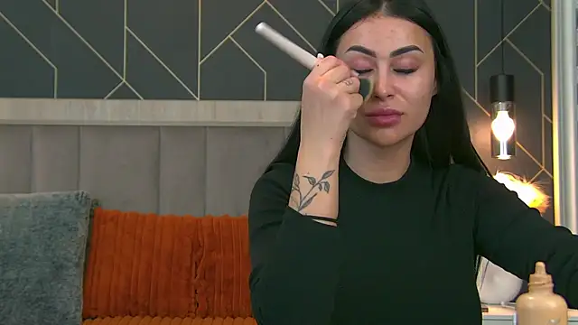 EmyLaveau online show from April 22, 5:21 am