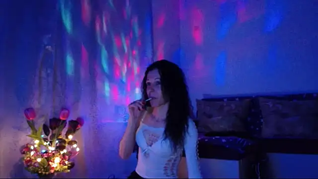 Snapshot of ElysaSun chatting on February 8, 9:46 pm ElysaSun online show from February 8, 9:46 pm