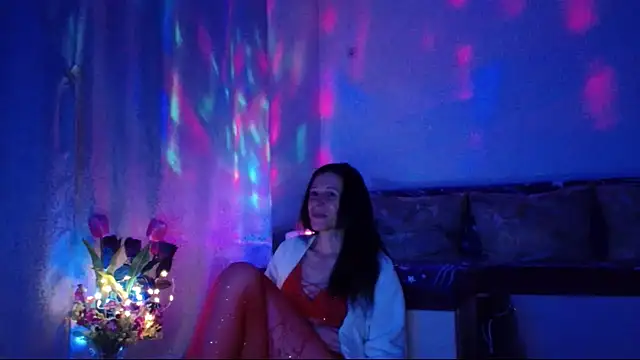 Snapshot of ElysaSun chatting on February 11, 9:25 pm ElysaSun online show from February 11, 9:25 pm