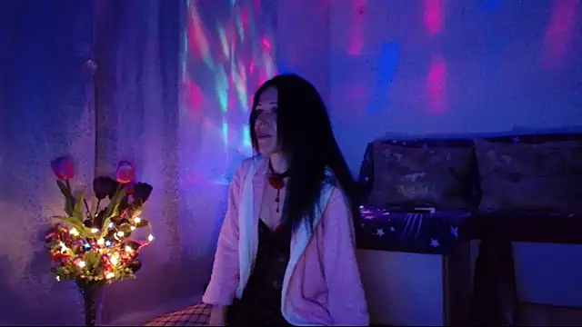 Snapshot of ElysaSun chatting on February 24, 12:09 am ElysaSun online show from February 24, 12:09 am