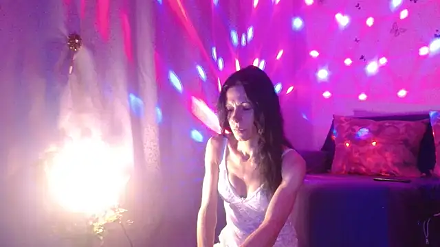 Snapshot of ElysaSun chatting on November 16, 6:13 pm ElysaSun online show from November 16, 6:13 pm