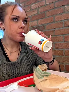 Snapshot of PennyPrincess chatting on November 2, 2:41 pm PennyPrincess online show from November 2, 2:41 pm