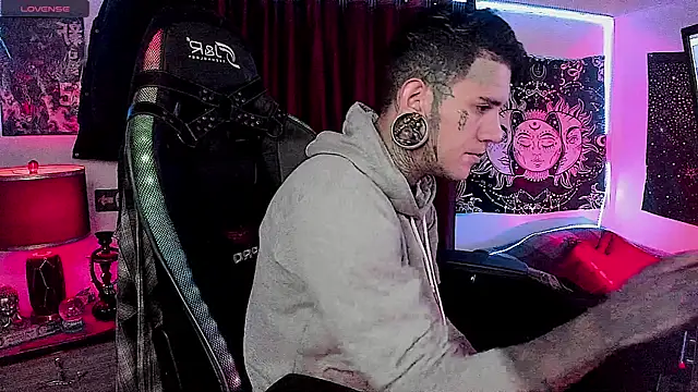 Snapshot of josh__ackerman chatting on December 25, 3:18 am josh ackerman online show from December 25, 3:18 am