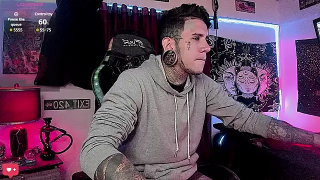 Snapshot of josh__ackerman chatting on December 25, 6:20 am josh ackerman online show from December 25, 6:20 am