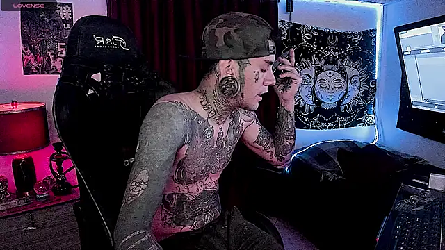 Snapshot of josh__ackerman chatting on December 27, 11:10 pm josh ackerman online show from December 27, 11:10 pm