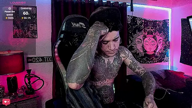 Snapshot of josh__ackerman chatting on December 30, 10:10 am josh ackerman online show from December 30, 10:10 am