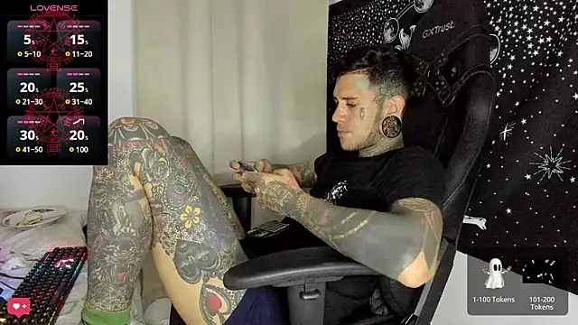 Snapshot of josh__ackerman chatting on January 10, 12:49 am josh ackerman online show from January 10, 12:49 am