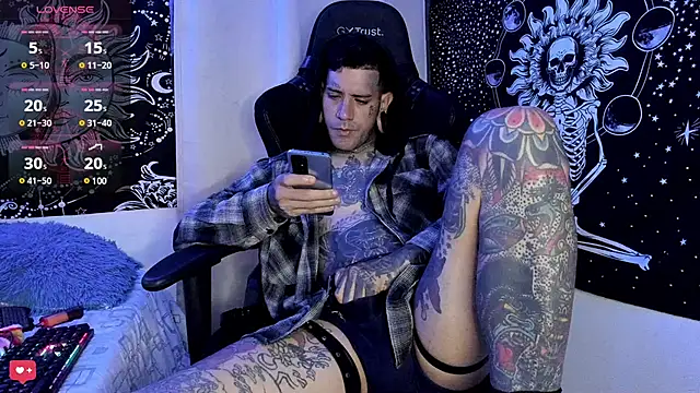 Snapshot of josh__ackerman chatting on January 24, 6:35 am josh ackerman online show from January 24, 6:35 am