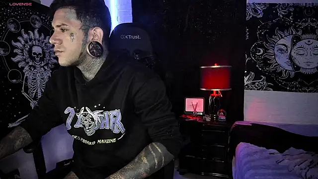 Snapshot of josh__ackerman chatting on March 12, 6:33 pm josh ackerman online show from March 12, 6:33 pm