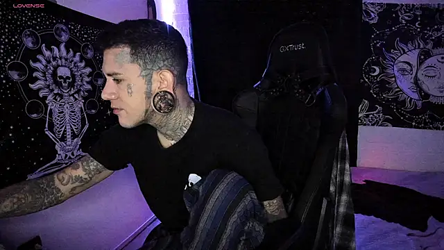 Snapshot of josh__ackerman chatting on March 21, 8:29 pm josh ackerman online show from March 21, 8:29 pm