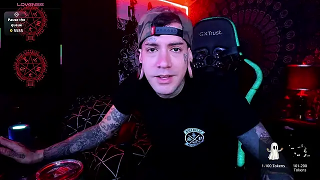 Snapshot of josh__ackerman chatting on October 2, 10:50 pm josh ackerman online show from October 2, 10:50 pm