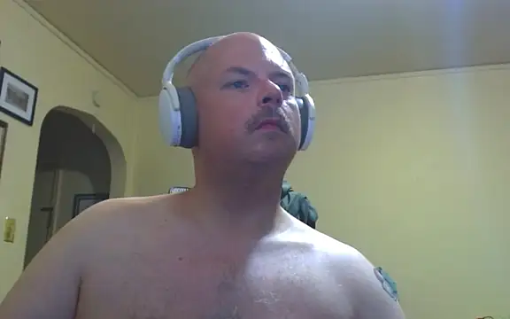 Snapshot of fuckmechuck chatting on September 13, 5:51 am fuckmechuck online show from September 13, 5:51 am