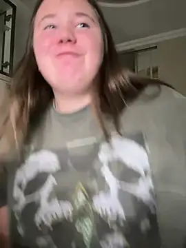 Snapshot of remirann_ chatting on December 15, 5:42 pm remirann online show from December 15, 5:42 pm