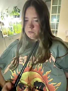 Snapshot of remirann_ chatting on September 16, 8:21 pm remirann online show from September 16, 8:21 pm