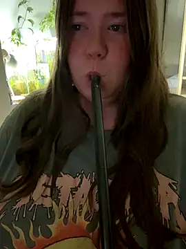 Snapshot of remirann_ chatting on September 22, 5:04 pm remirann online show from September 22, 5:04 pm