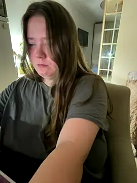 Snapshot of remirann_ chatting on October 13, 8:42 pm remirann online show from October 13, 8:42 pm