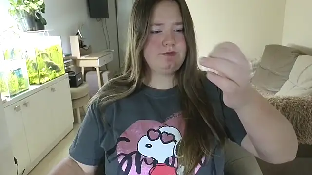 Snapshot of remirann_ chatting on November 18, 5:23 am remirann online show from November 18, 5:23 am