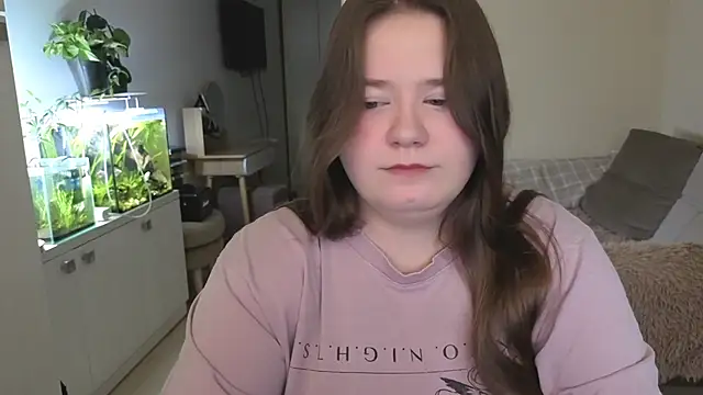 Snapshot of remirann_ chatting on November 27, 9:44 am remirann online show from November 27, 9:44 am