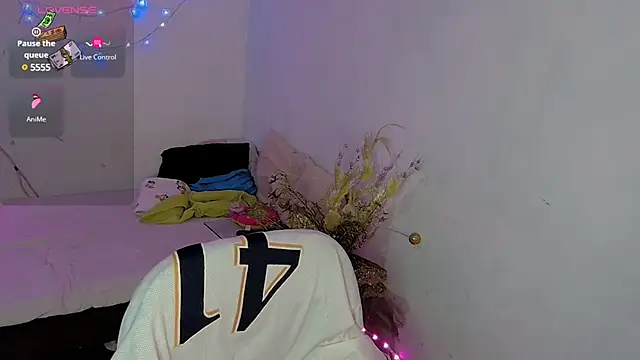 Snapshot of kiarybell__ chatting on March 2, 5:01 am kiarybell online show from March 2, 5:01 am